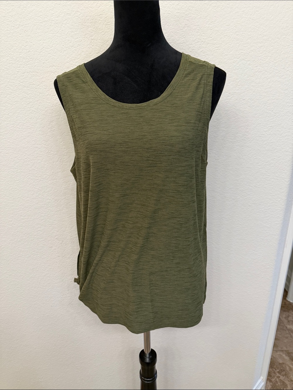 Old Navy Olive Green Sleeveless Tank Top